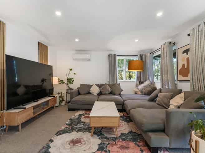 36 Sunline Ave, Massey