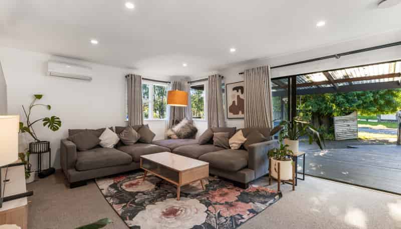 36 Sunline Ave, Massey