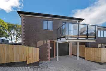 4253 Great North Road, Glendene