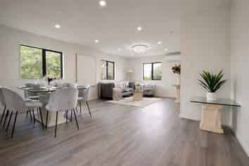 4253 Great North Road, Glendene