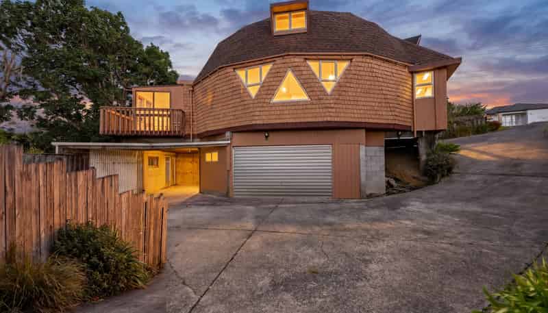 272 Sturges Road, Henderson