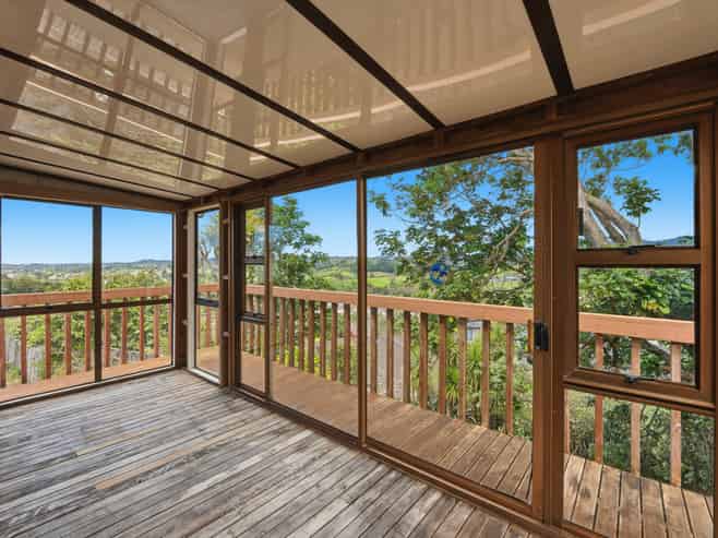 272 Sturges Road, Henderson