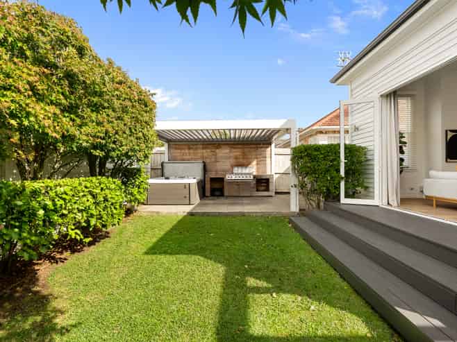 35 Renfrew Avenue, Sandringham