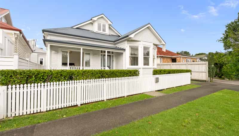 35 Renfrew Avenue, Sandringham