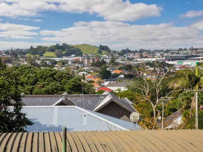 1-6/63E Owairaka Avenue, Mount Albert