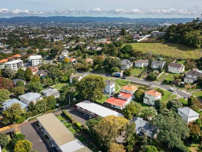 1-6/63E Owairaka Avenue, Mount Albert