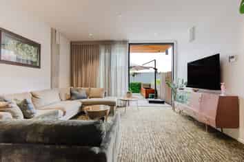 1/109 Clyde Street, Hamilton East