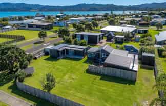 157 Harbour Drive, Matarangi