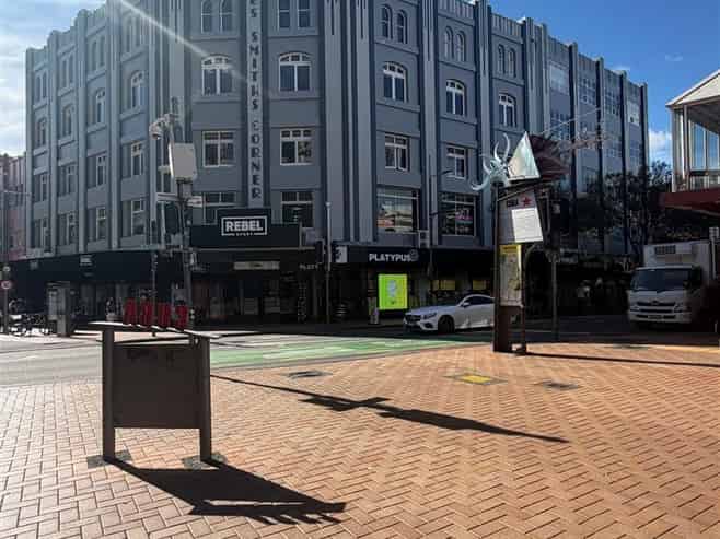 Large Character Floor