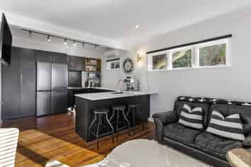 22 Tawa Street, Eastbourne