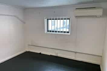 Boutique Clive Square for lease