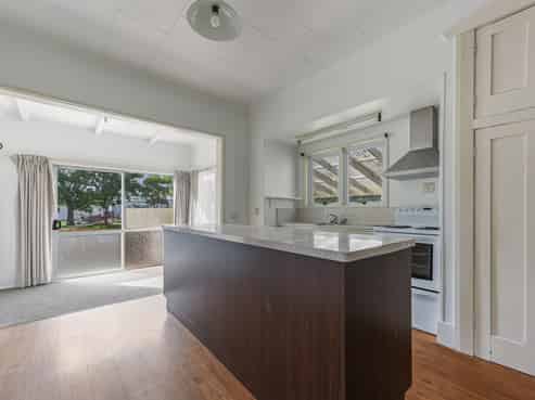 61 Oxford Street, Richmond