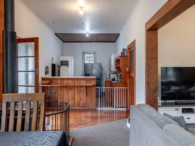 6 Napier Road, TERRACE END