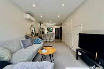 5/8 Valron Road, Te Atatu South