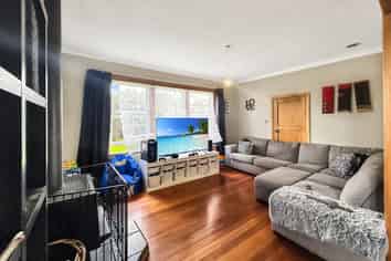 110 Savage Crescent, West End