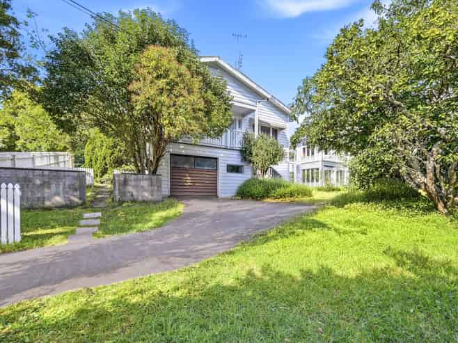 27A Lloyd Avenue, Mount Albert