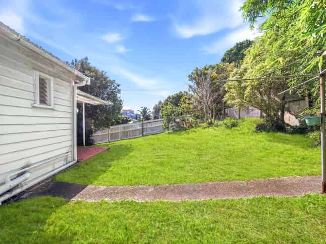27A Lloyd Avenue, Mount Albert