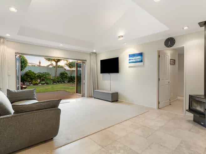 5 Optimist Place, West Harbour