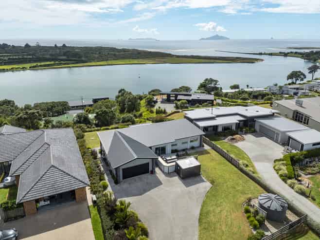 11C Seascape Crescent, Waipu