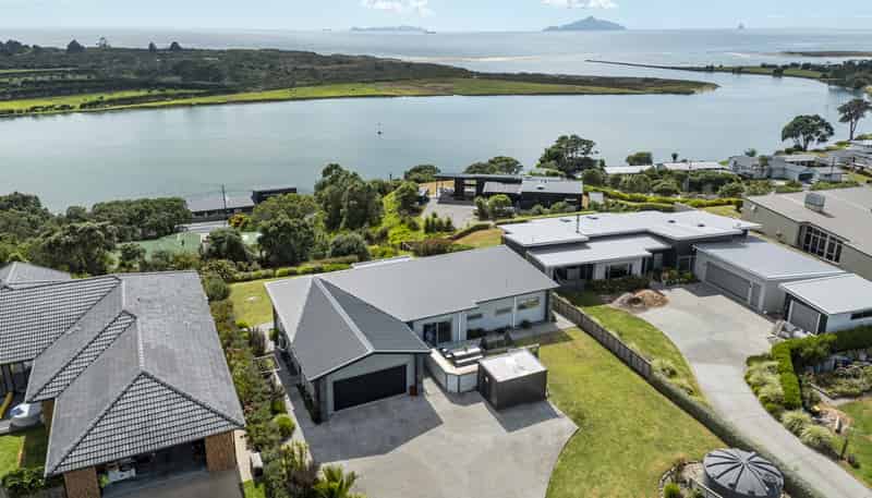11C Seascape Crescent, Waipu