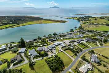 11C Seascape Crescent, Waipu