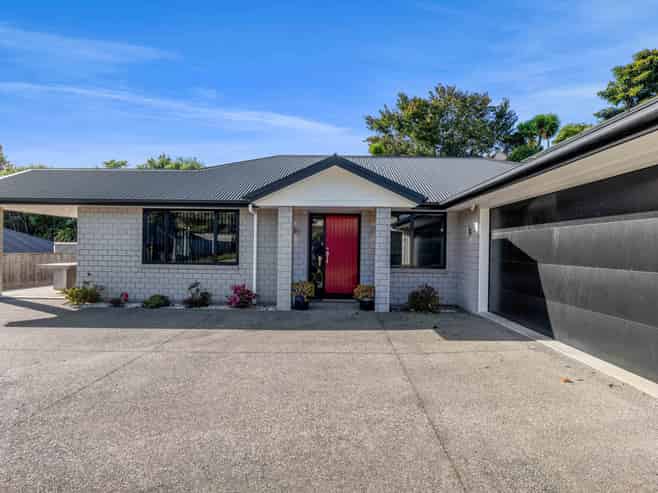 2 Frederick Place, Whalers Gate