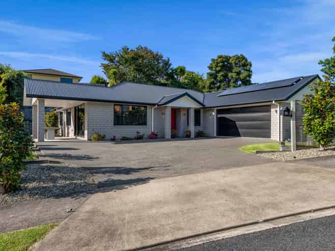 2 Frederick Place, Whalers Gate