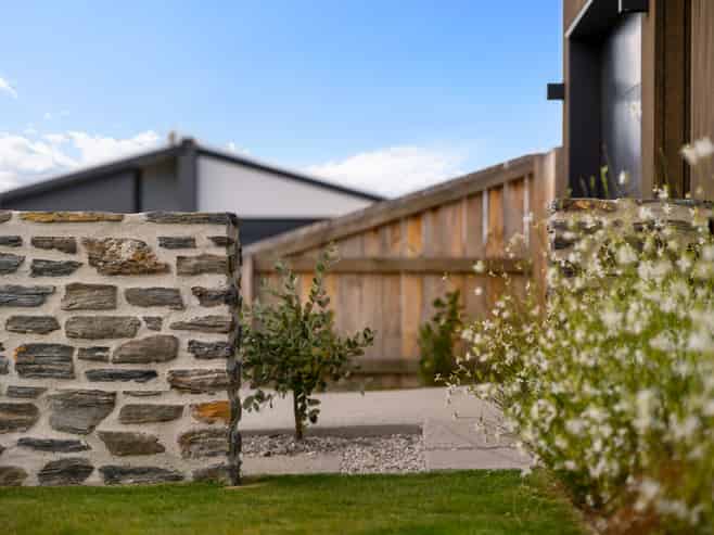 10 Onyx Street, Albert Town