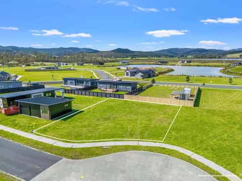 7 Riria Way, Matarangi