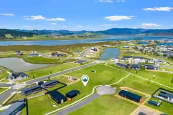 7 Riria Way, Matarangi