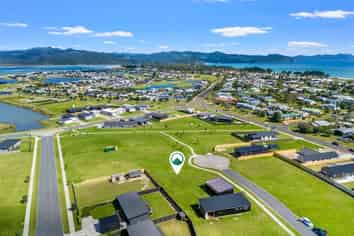 7 Riria Way, Matarangi