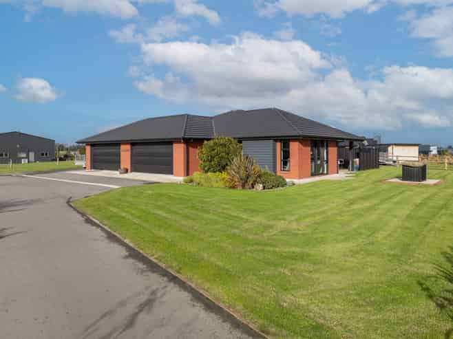 24 Chatham Rise, Seaward Bush