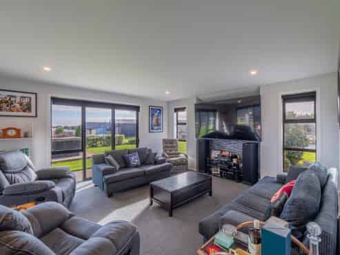 24 Chatham Rise, Seaward Bush