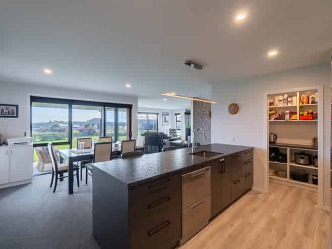 24 Chatham Rise, Seaward Bush