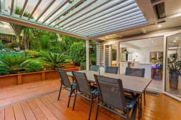 33 Peter Terrace, Castor Bay