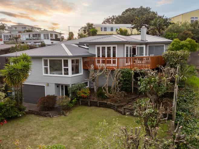 33 Peter Terrace, Castor Bay