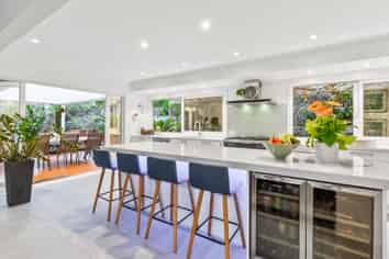 33 Peter Terrace, Castor Bay