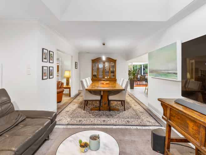 33 Peter Terrace, Castor Bay