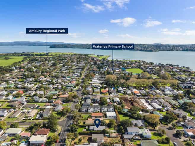 9 Muir Avenue, Mangere Bridge