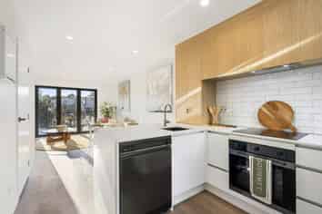 5/10 Ngaroma House Way , Hobsonville