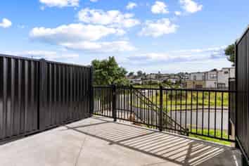 5/10 Ngaroma House Way , Hobsonville