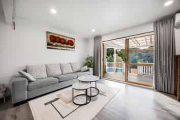 40 Pupuke Road, Hillcrest