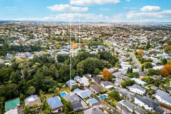40 Pupuke Road, Hillcrest