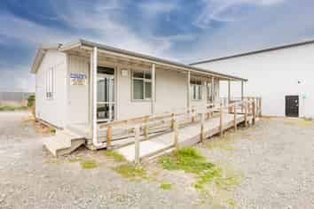 Quality clearspan industrial warehouse for lease