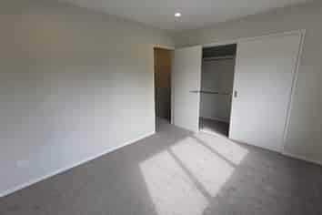5/1 Holland Avenue, Point England