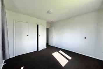 26 Courtenay Crescent, Mangere East