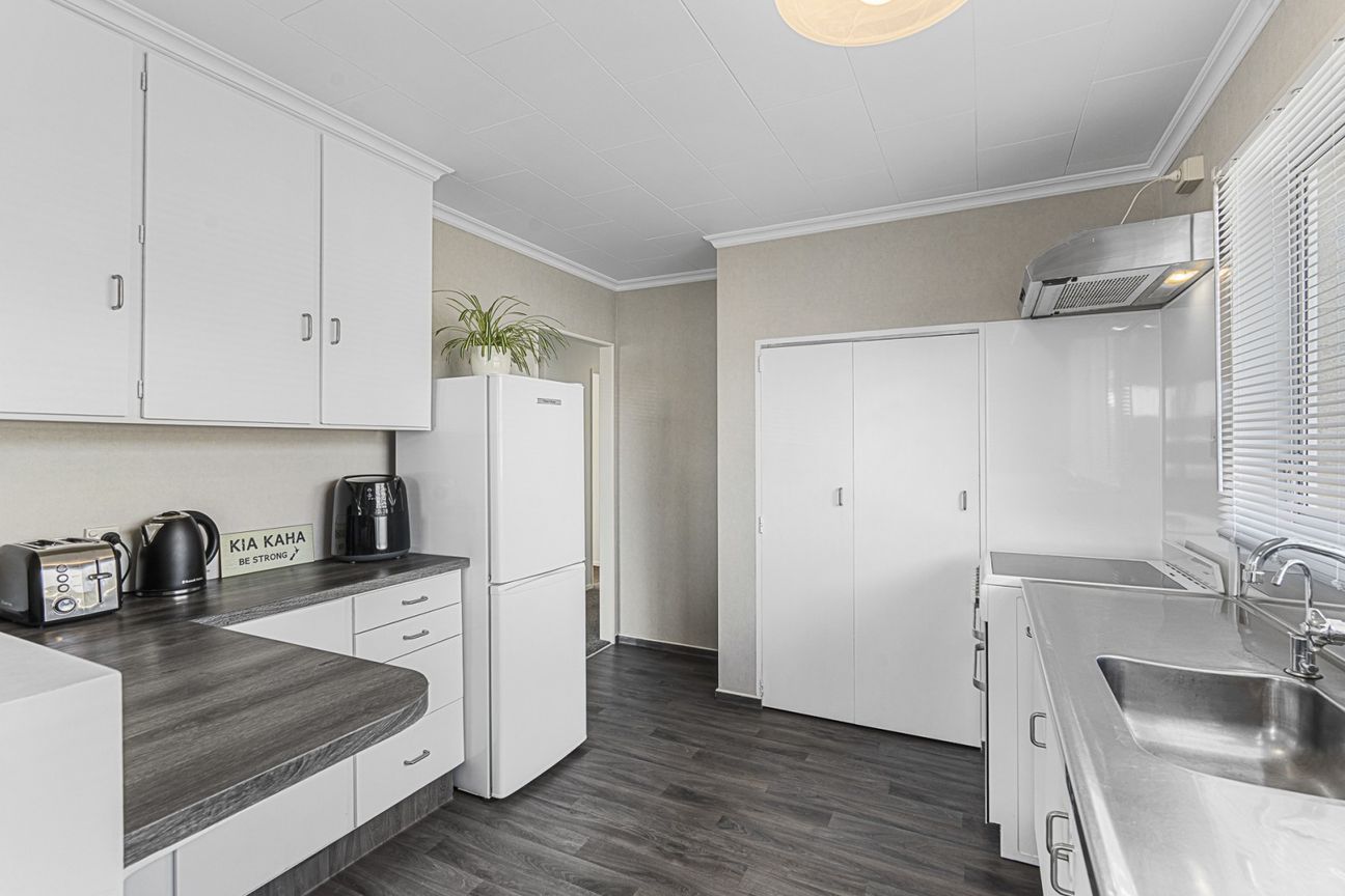 LOCATION, SPACE AND SUN. THIS ONE HAS IT ALL! – další
