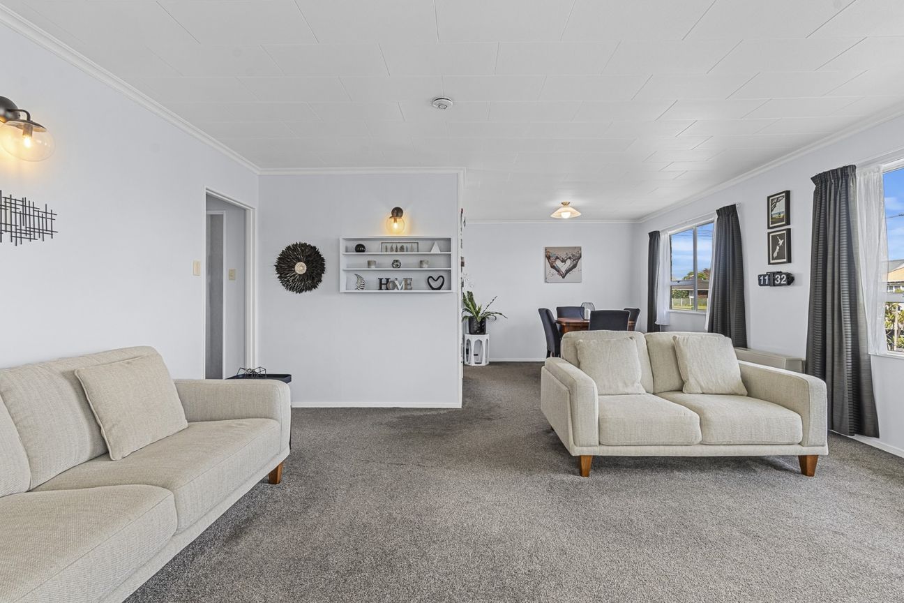 LOCATION, SPACE AND SUN. THIS ONE HAS IT ALL! – pohled 2