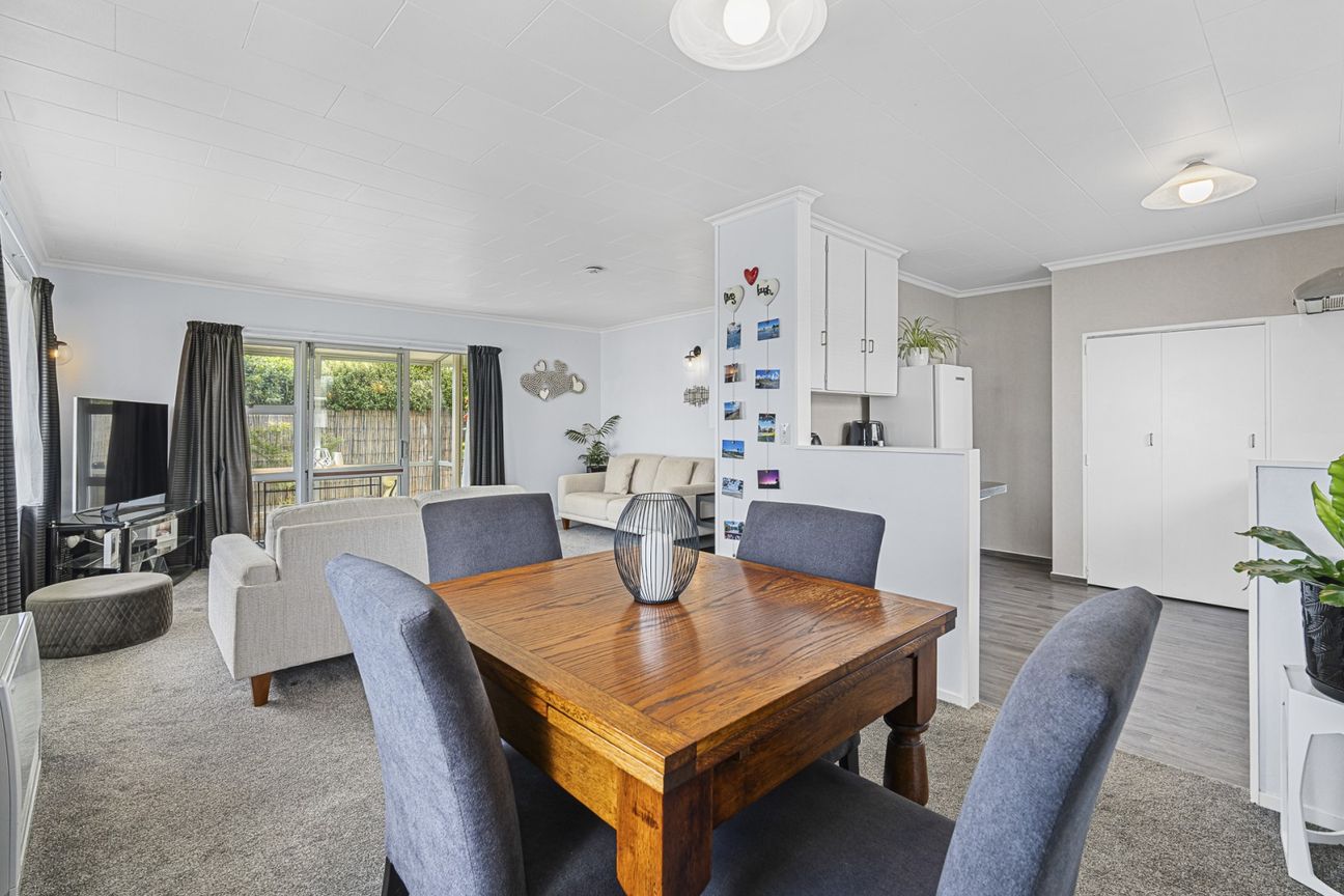 LOCATION, SPACE AND SUN. THIS ONE HAS IT ALL! – pohled 3