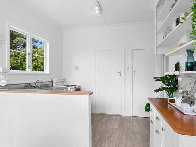 9D Paynters Avenue, Strandon